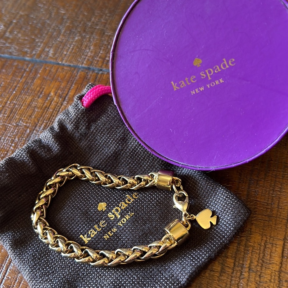 Kate Spade bracelet with gift box and pouch - Picture 3 of 9